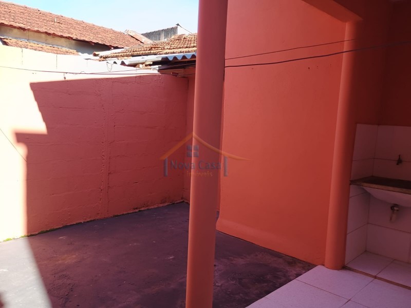 Casa para alugar com 2 quartos, 45m² - Foto 3