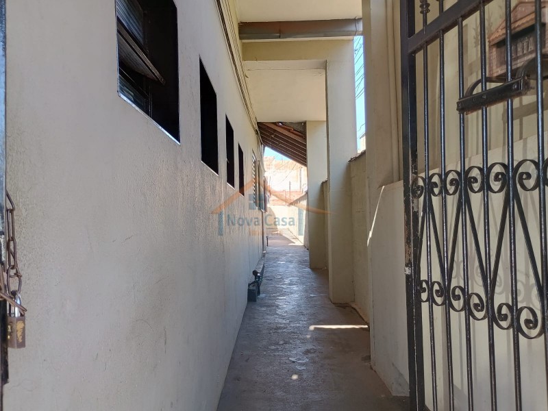 Casa para alugar com 2 quartos, 45m² - Foto 2