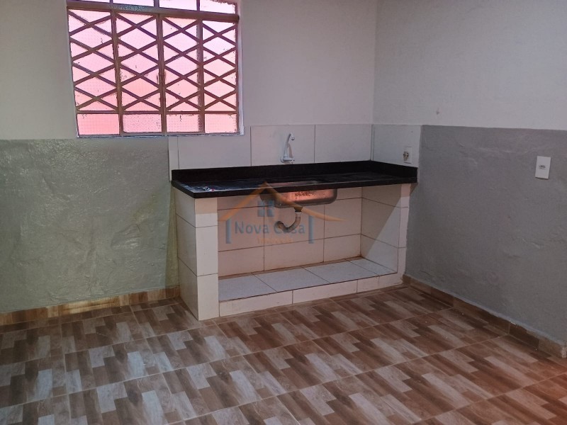 Casa para alugar com 2 quartos, 45m² - Foto 8