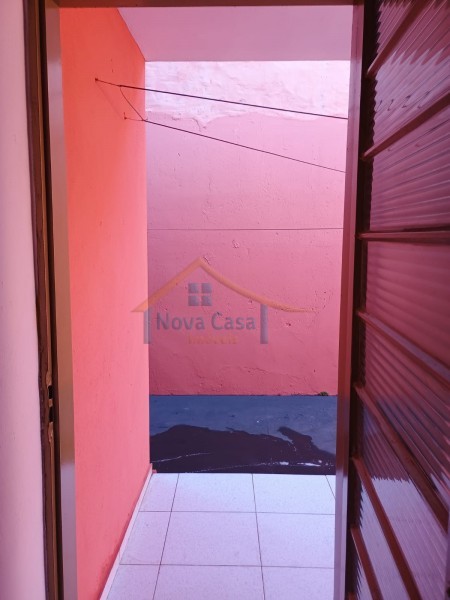 Casa para alugar com 2 quartos, 45m² - Foto 4