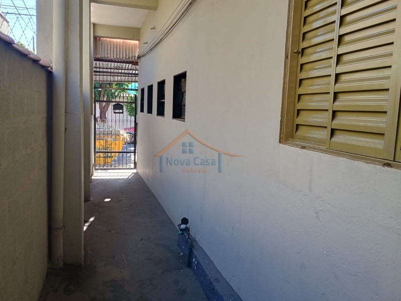 Casa para alugar com 2 quartos, 45m² - Foto 1