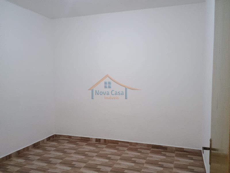Casa para alugar com 2 quartos, 45m² - Foto 11