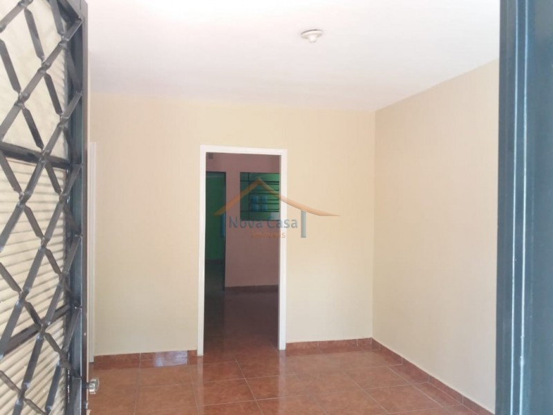 Casa para alugar com 2 quartos, 70m² - Foto 11