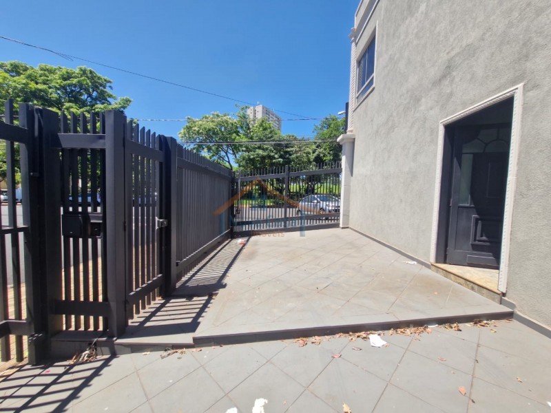 Sobrado, 4 quartos, 240 m² - Foto 2