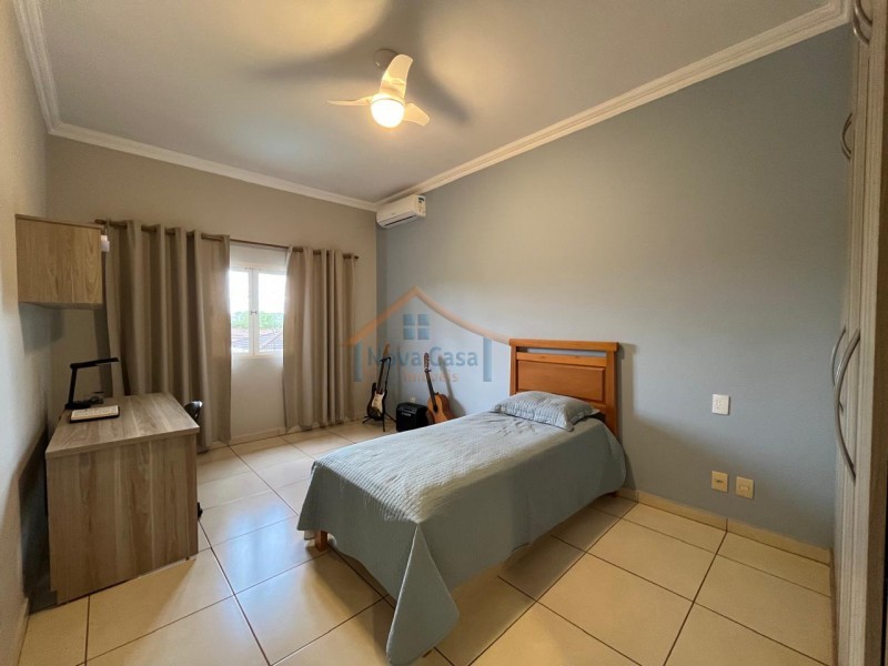 Casa à venda com 3 quartos, 346m² - Foto 16