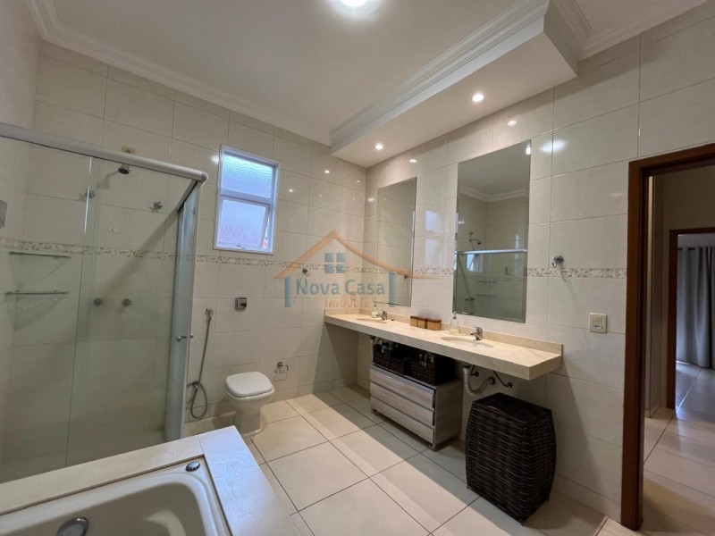 Casa à venda com 3 quartos, 346m² - Foto 13