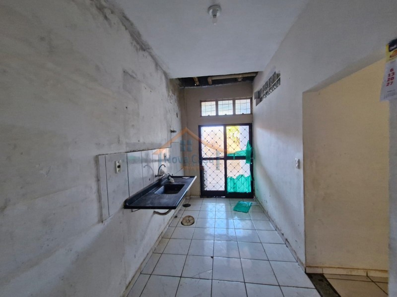 Sobrado à venda com 5 quartos, 200m² - Foto 3