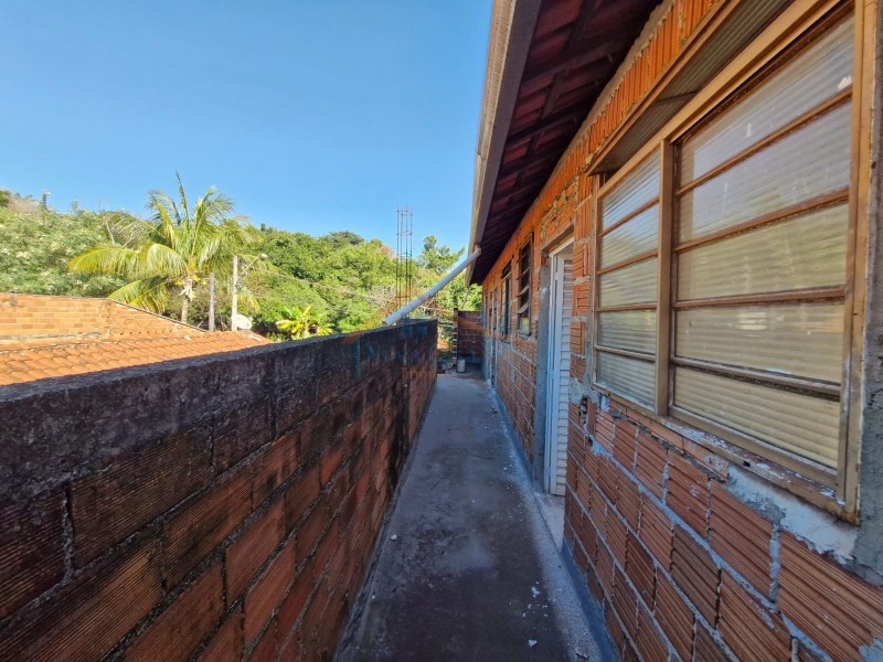Sobrado à venda com 5 quartos, 200m² - Foto 2